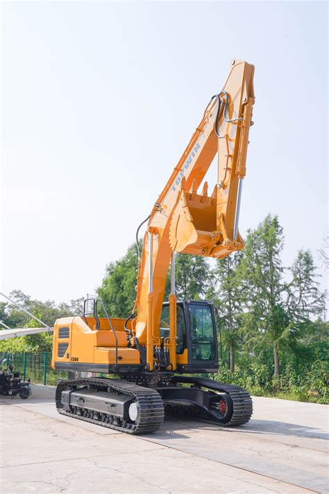 Excavators with Isuzu Engines For Sale 